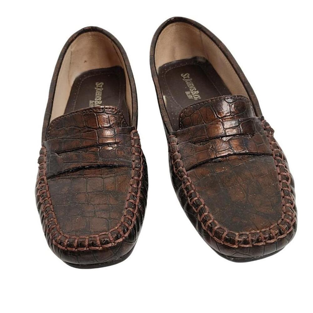 St John's bay brown faux alligator loafers Size 6